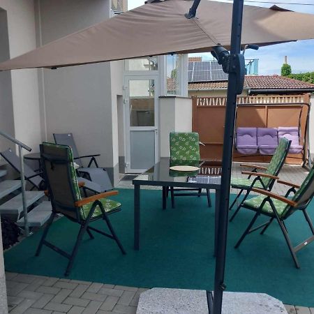 V Centru Lanžhot Exterior foto